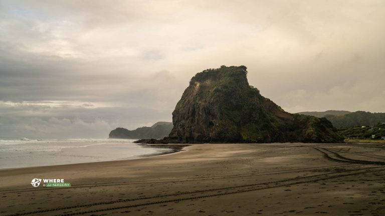 Piha Beach